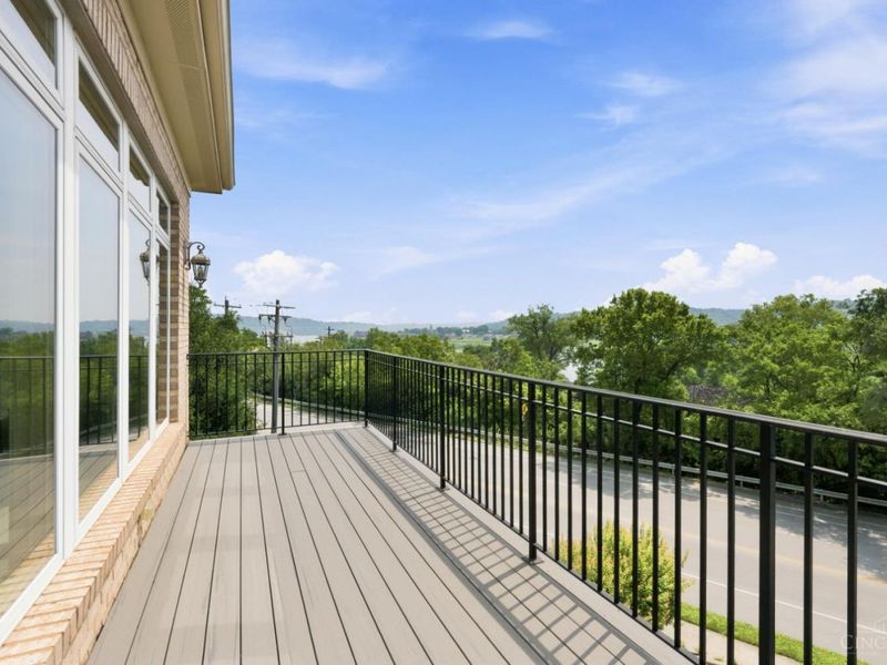 1498 Riverside Drive, Cincinnati, OH 45202 Photo 17