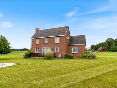 444 Armstrong Road , Geneva, NY 14456