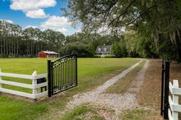 463 Campbell Road photo 4