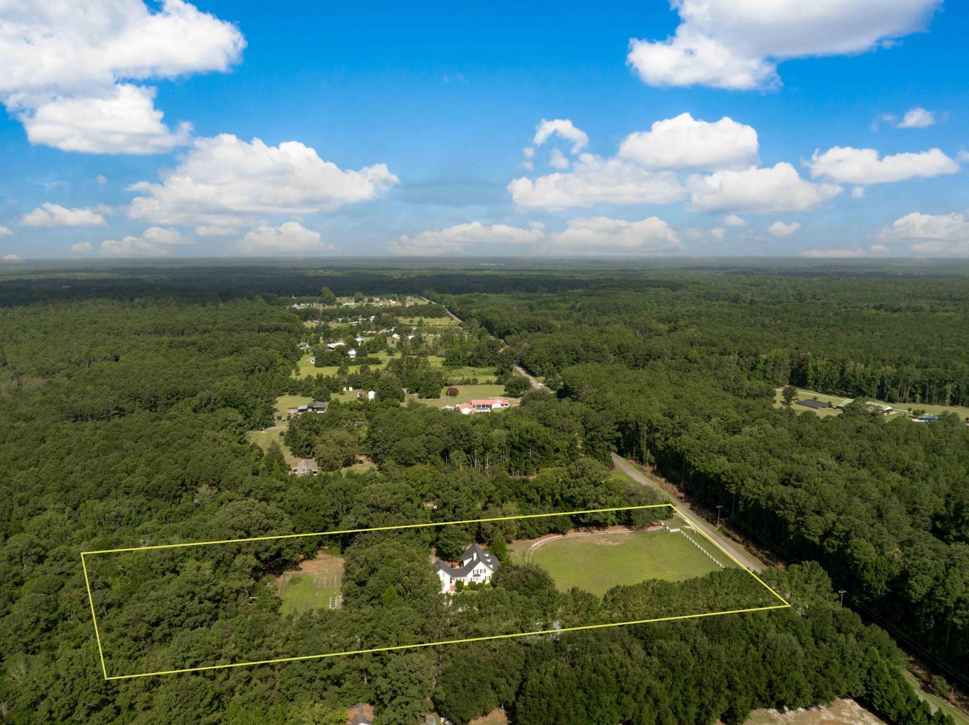 463 Campbell Road Photo 4