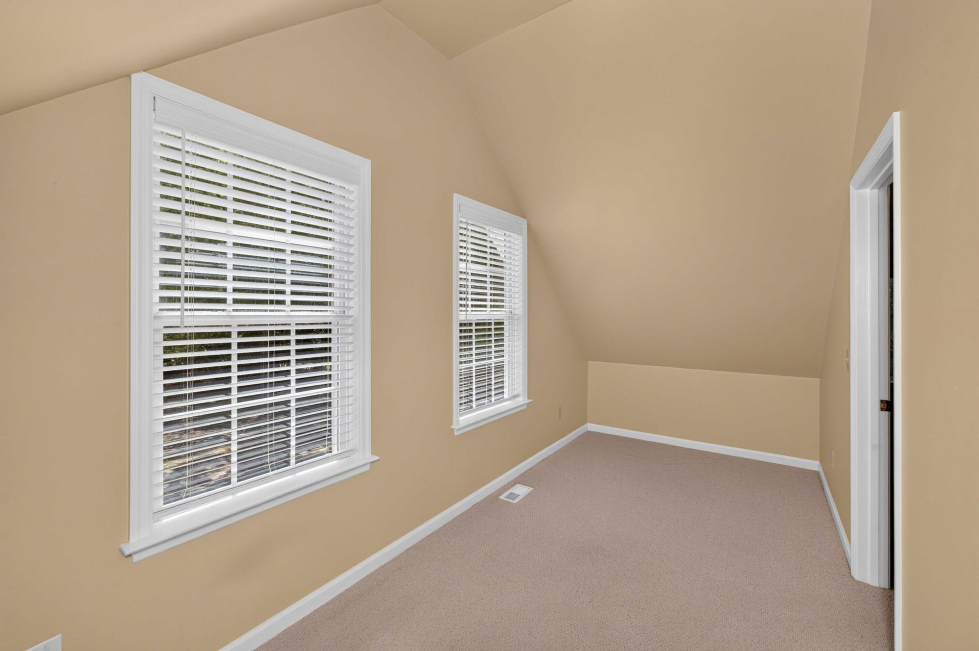 463 Campbell Road Photo 51