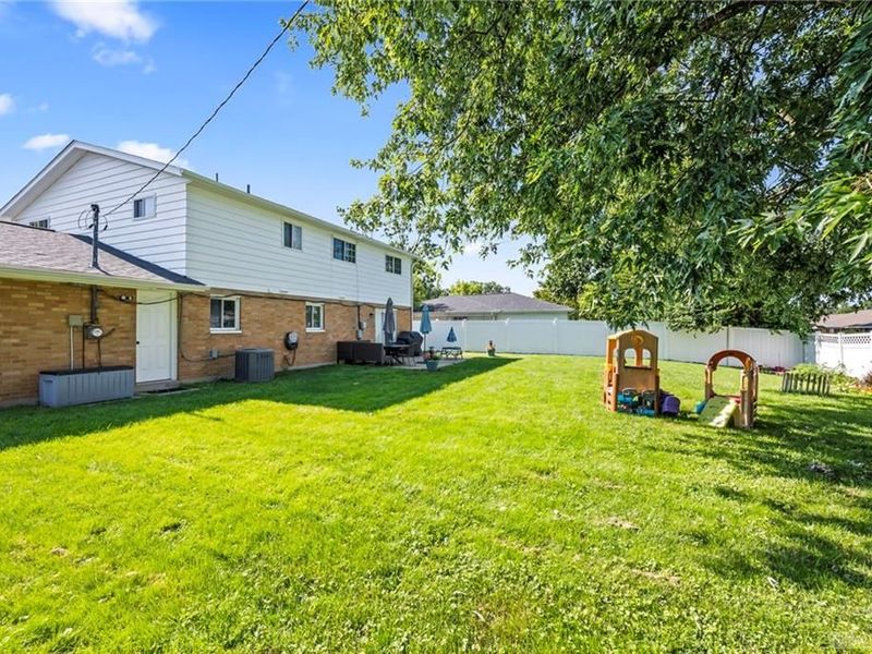 4900 Pennswood Drive, Huber Heights, OH 45424 Photo 48