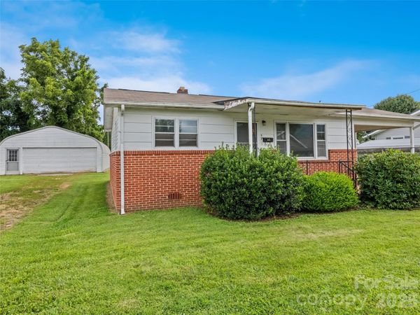 57 Spruce Street , Waynesville, NC 28786