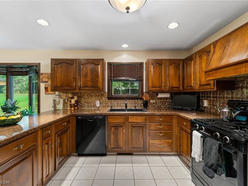 7617 Locust Lane, Poland, OH 44514 Photo 5
