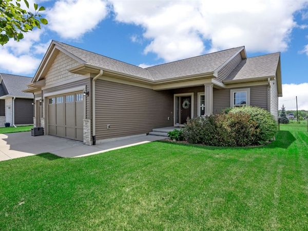 1315 E Tartan Dr, North Liberty, IA 52317