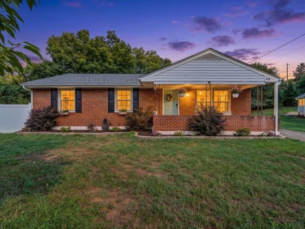 719 Hugh AVE , Roanoke, VA 24019