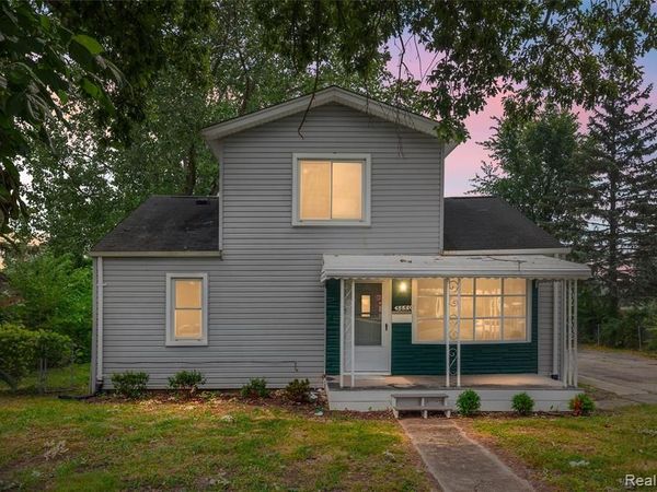 5850 Deering Street , Garden City, MI 48135