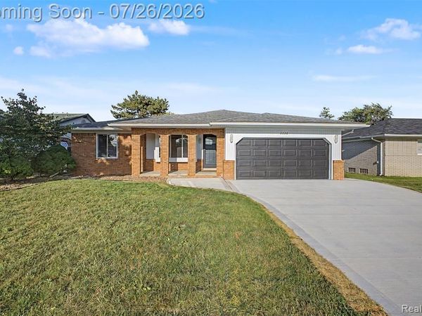 2226 Whitefield Street, Dearborn Heights, MI 48127