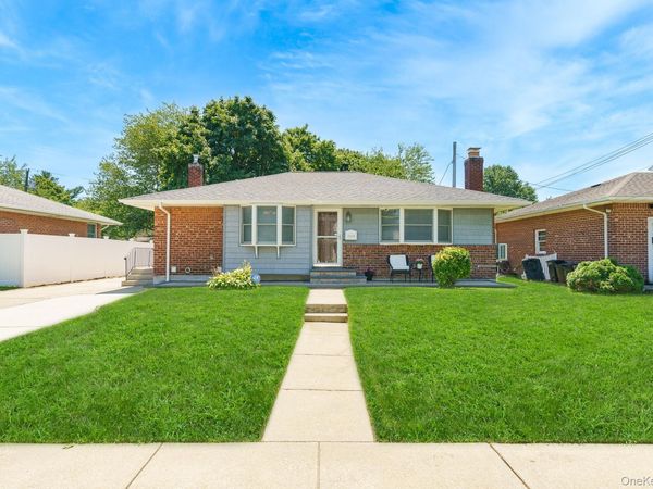 3900 Miller Place, Levittown, NY 11756