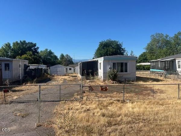 2548 Antelope Road, White City, OR 97503
