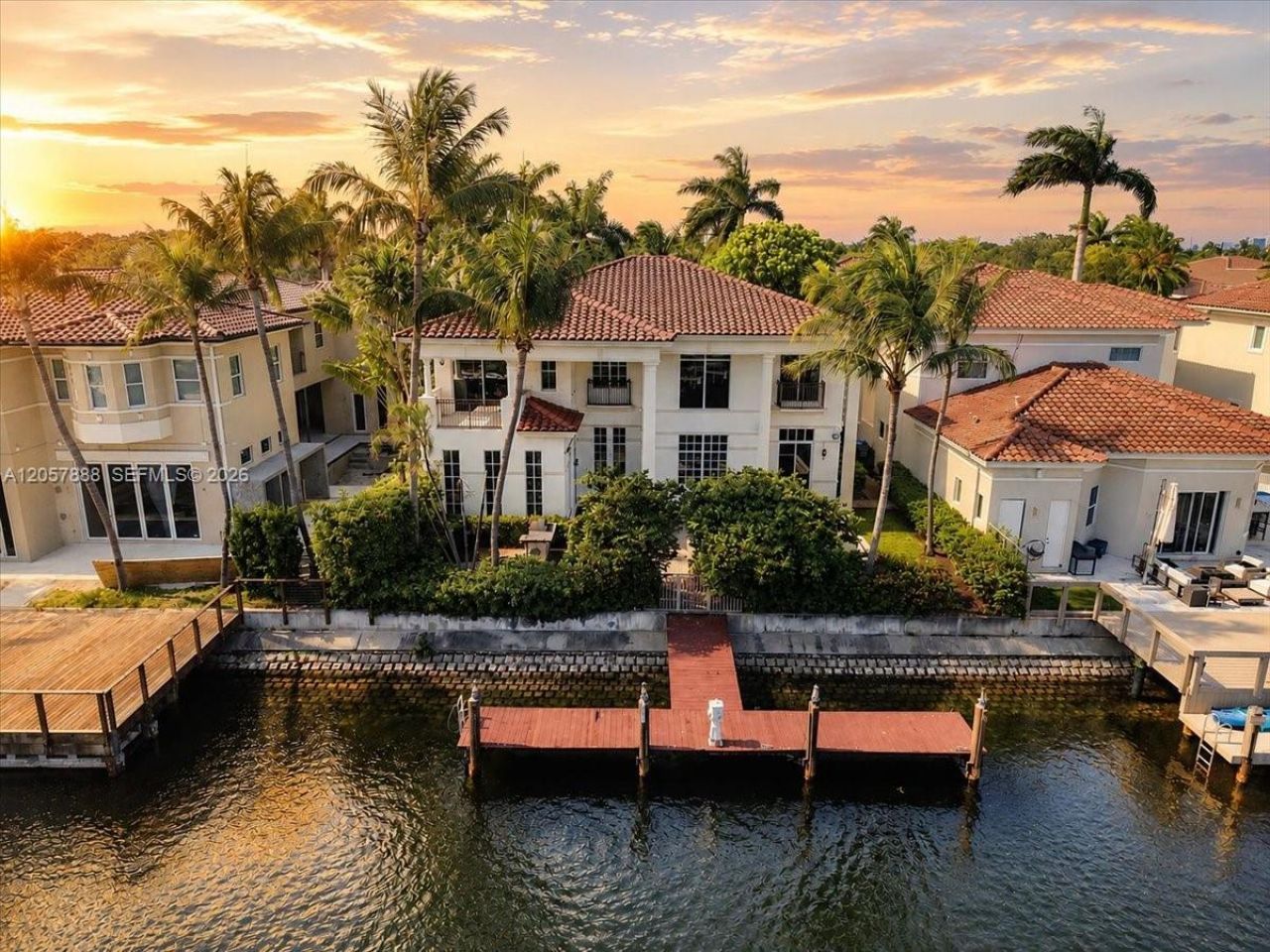 996 Sanibel Dr, Hollywood, FL 33019 Photo