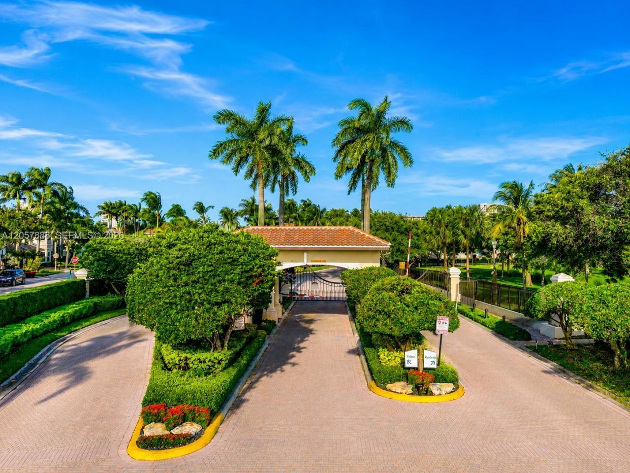 996 Sanibel Dr, Hollywood, FL 33019 Photo