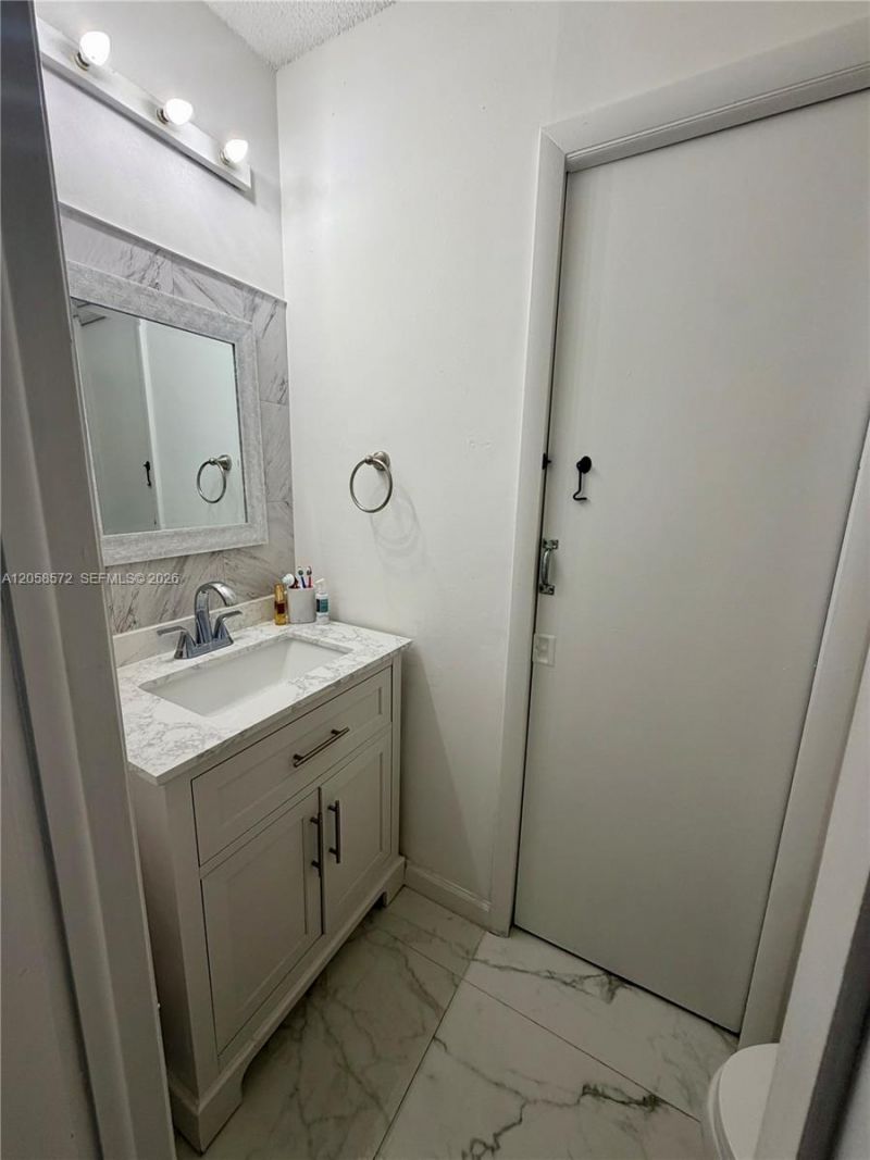 270 NW 71st Ave , Unit 4, Miami, FL 33126 Photo