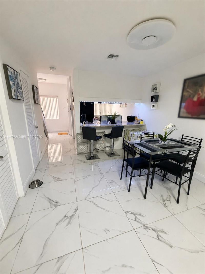 270 NW 71st Ave , Unit 4, Miami, FL 33126 Photo