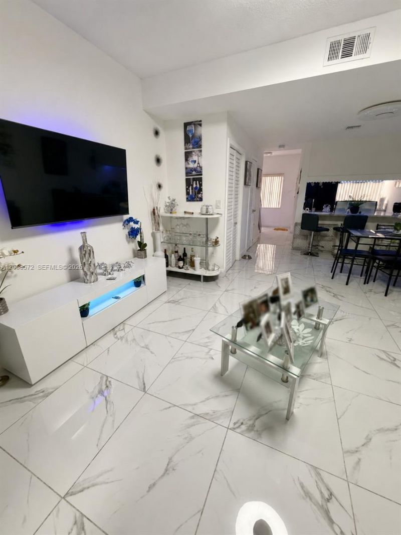 270 NW 71st Ave , Unit 4, Miami, FL 33126 Photo