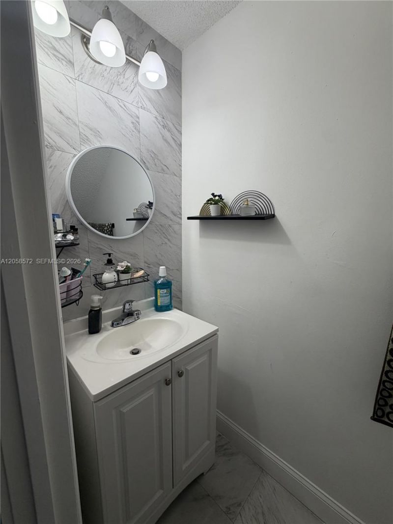 270 NW 71st Ave , Unit 4, Miami, FL 33126 Photo