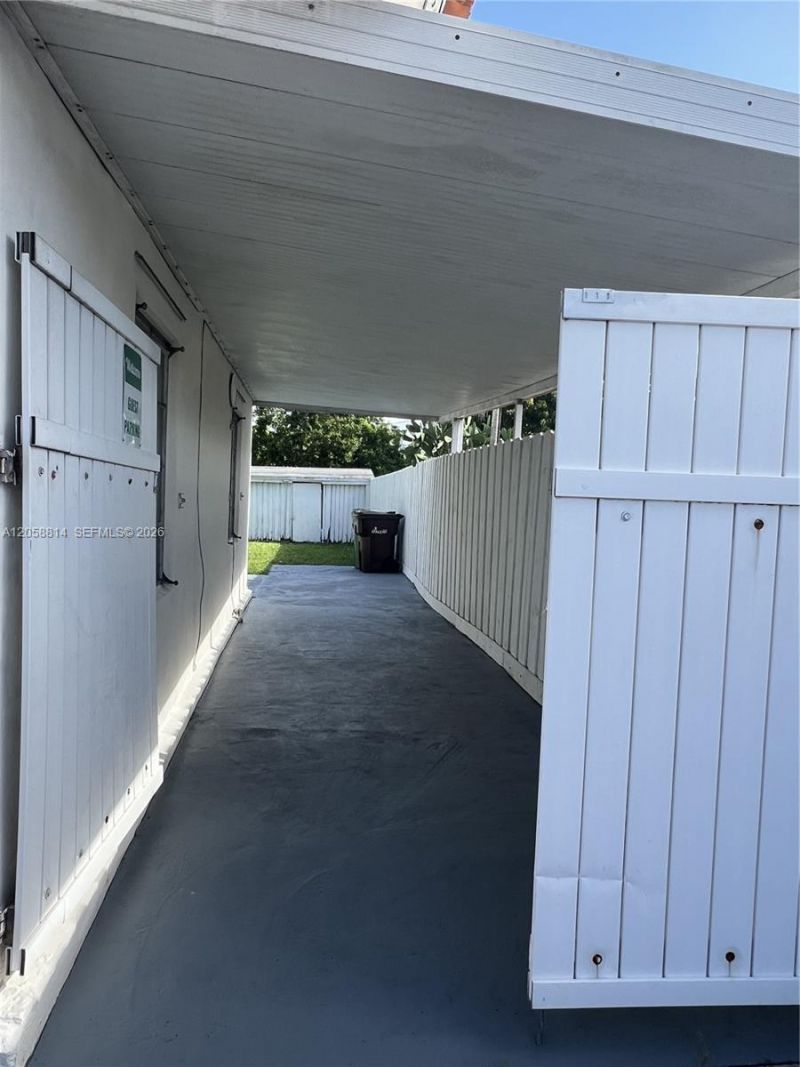961 E 9th St, Hialeah, FL 33010 Photo