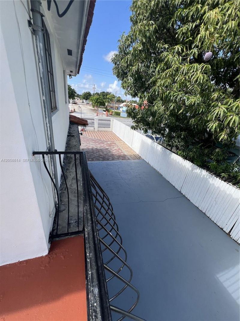 961 E 9th St, Hialeah, FL 33010 Photo