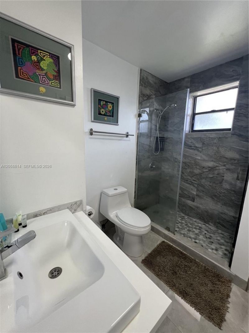 961 E 9th St, Hialeah, FL 33010 Photo