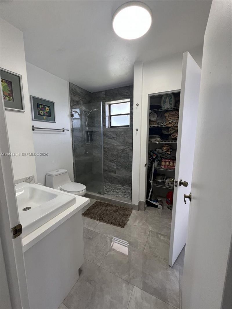 961 E 9th St, Hialeah, FL 33010 Photo