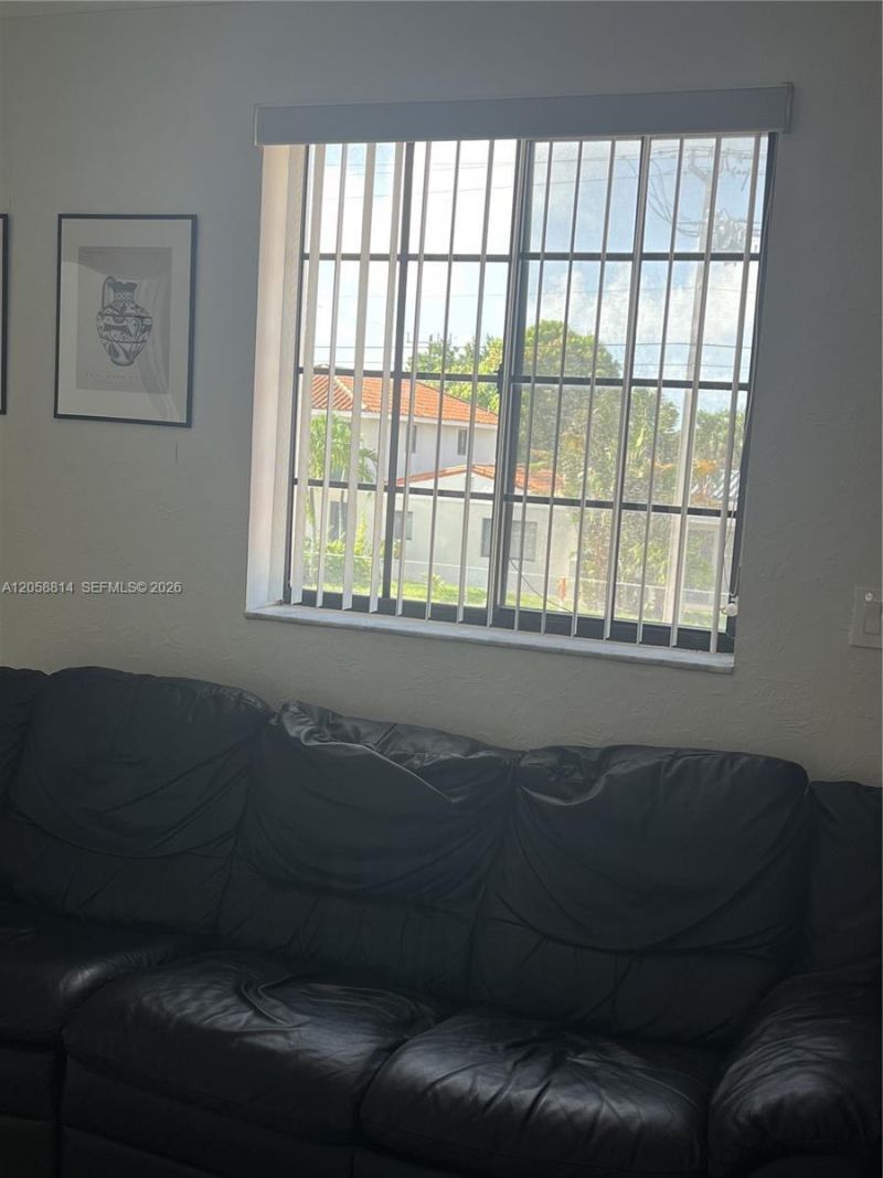 961 E 9th St, Hialeah, FL 33010 Photo