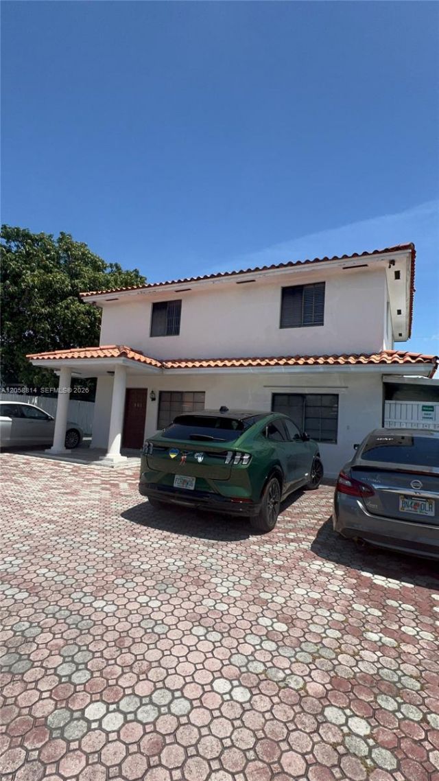 961 E 9th St, Hialeah, FL 33010 Photo