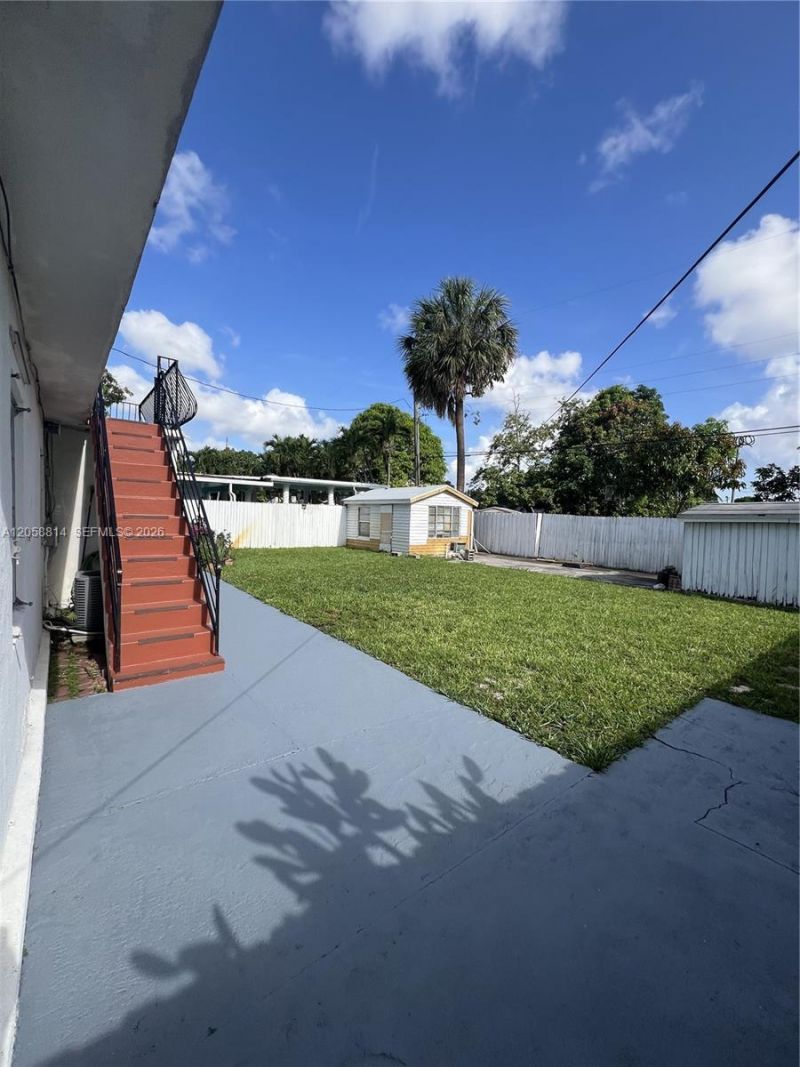 961 E 9th St, Hialeah, FL 33010 Photo