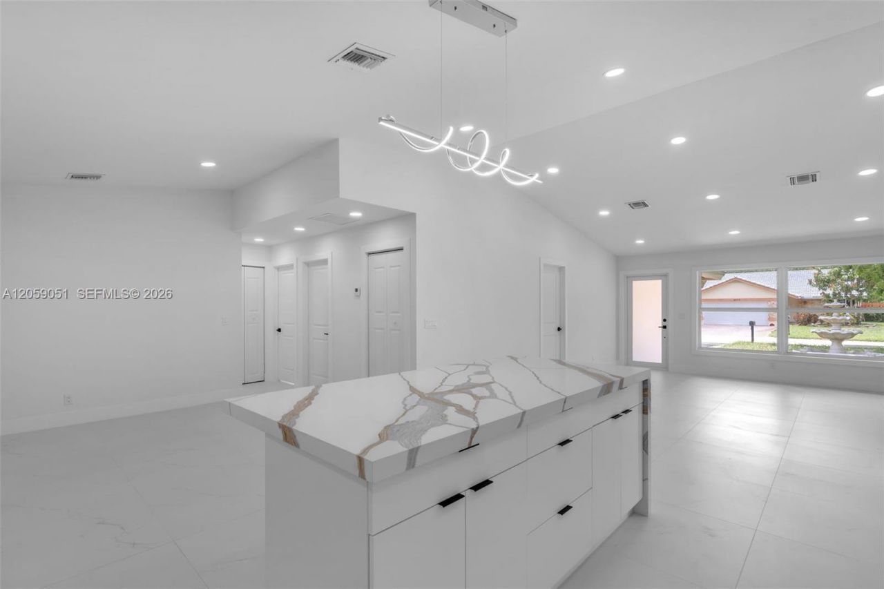2828 NW 95th Ave, Coral Springs, FL 33065 Photo