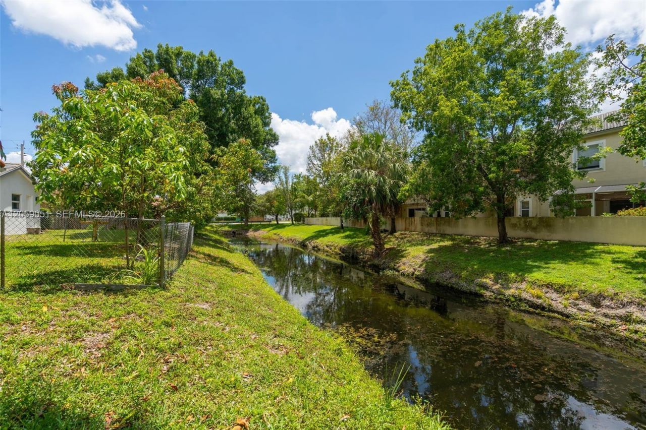 2828 NW 95th Ave, Coral Springs, FL 33065 Photo