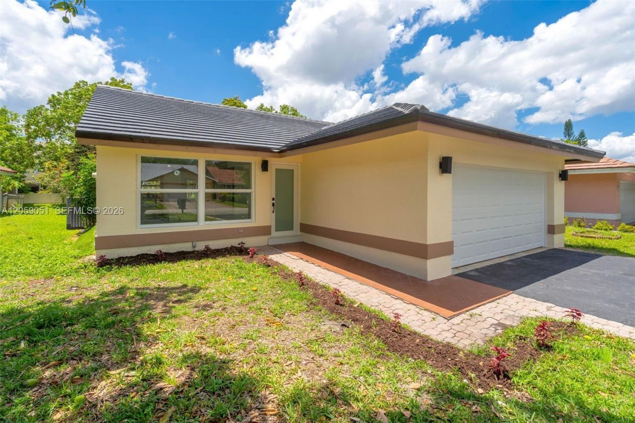 2828 NW 95th Ave, Coral Springs, FL 33065 Photo