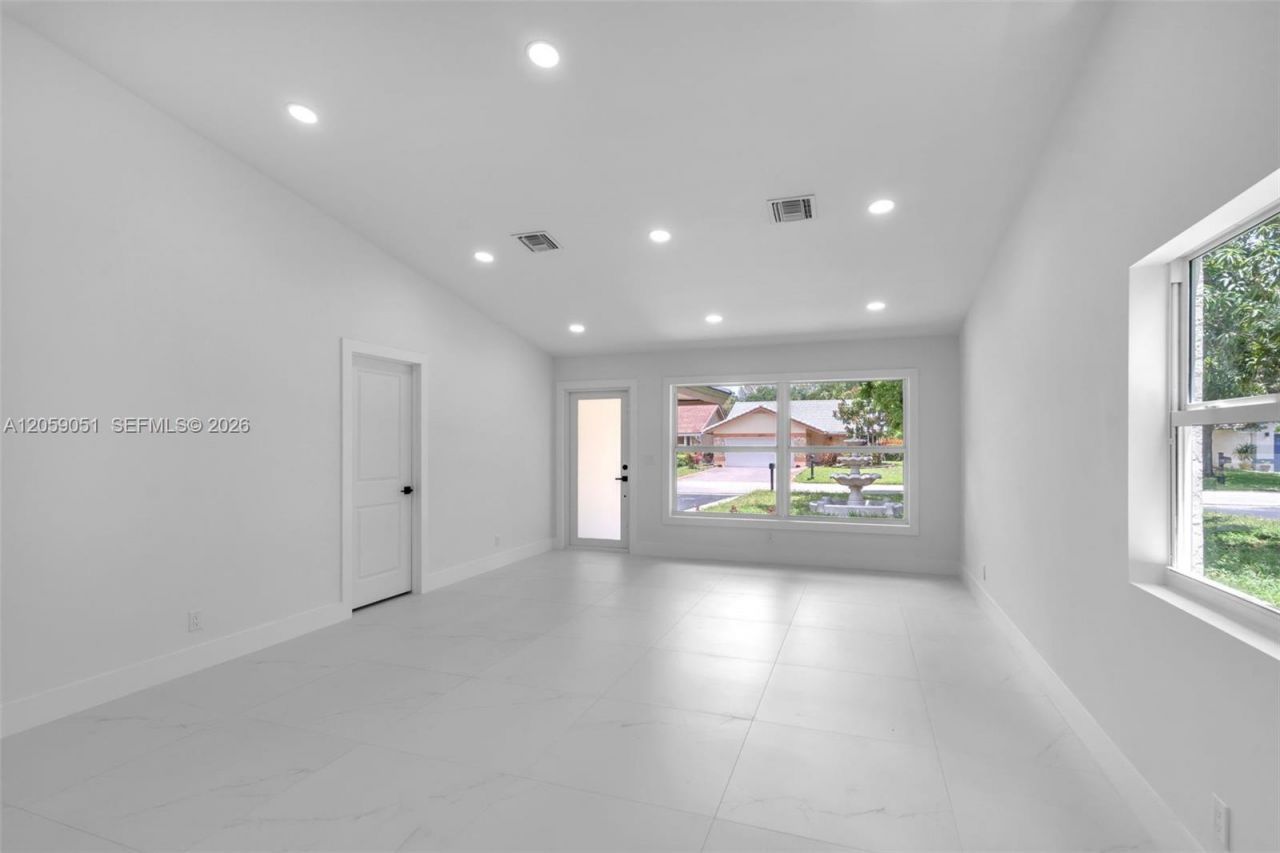 2828 NW 95th Ave, Coral Springs, FL 33065 Photo