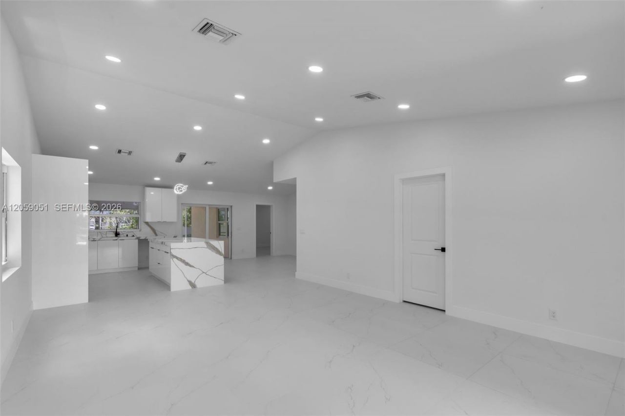 2828 NW 95th Ave, Coral Springs, FL 33065 Photo