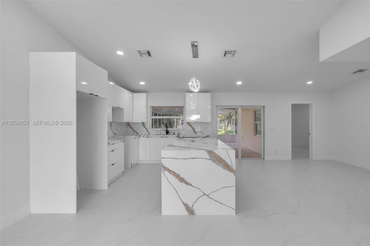 2828 NW 95th Ave, Coral Springs, FL 33065 Photo
