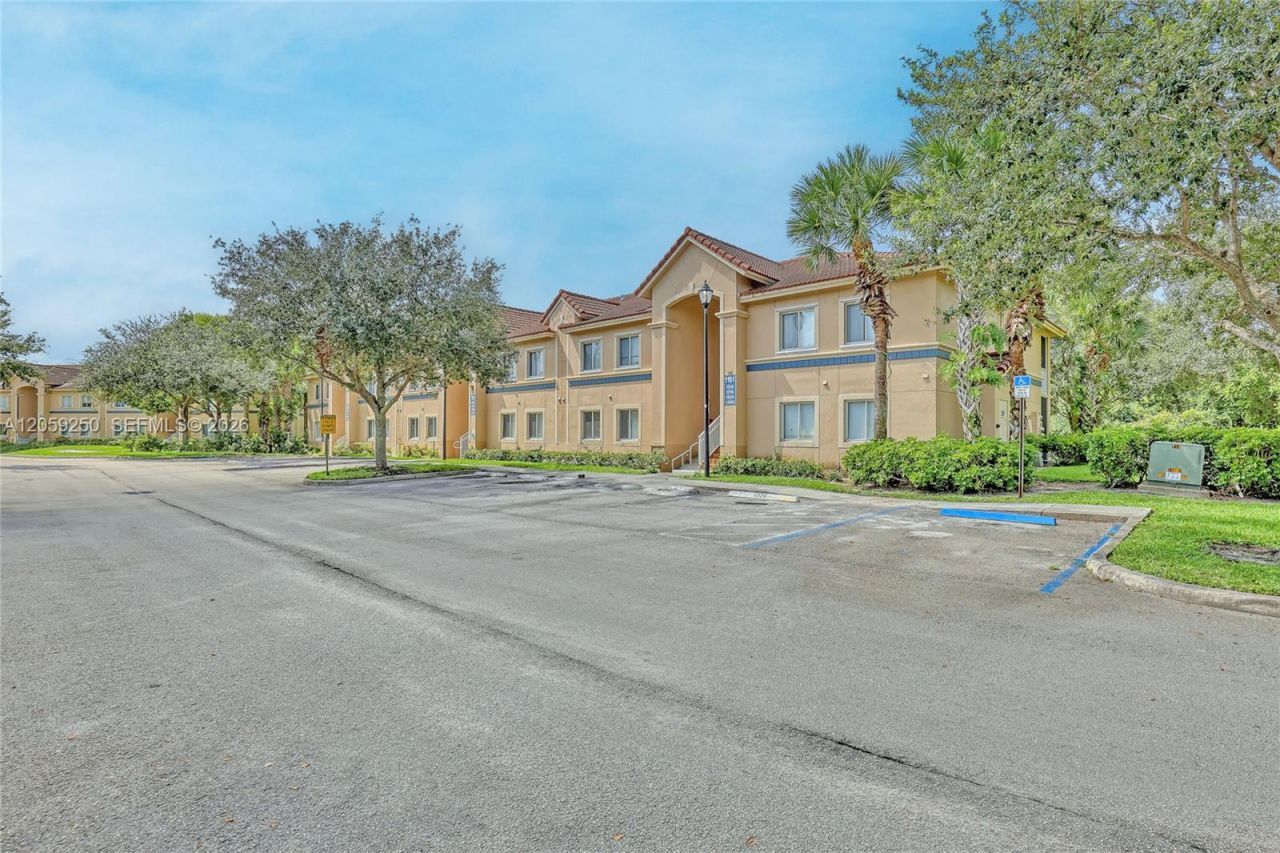 1169 Golden Lakes Blvd , Unit 1123, West Palm Beach, FL 33411 Photo