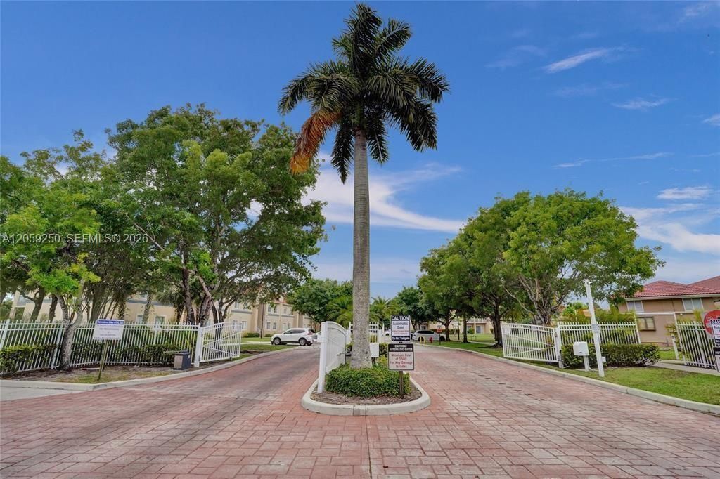 1169 Golden Lakes Blvd , Unit 1123, West Palm Beach, FL 33411 Photo