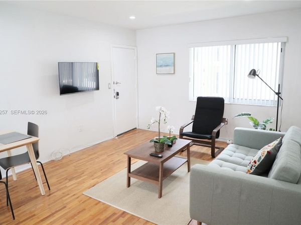 215 Antilla Ave , Unit 2, Coral Gables, FL 33134
