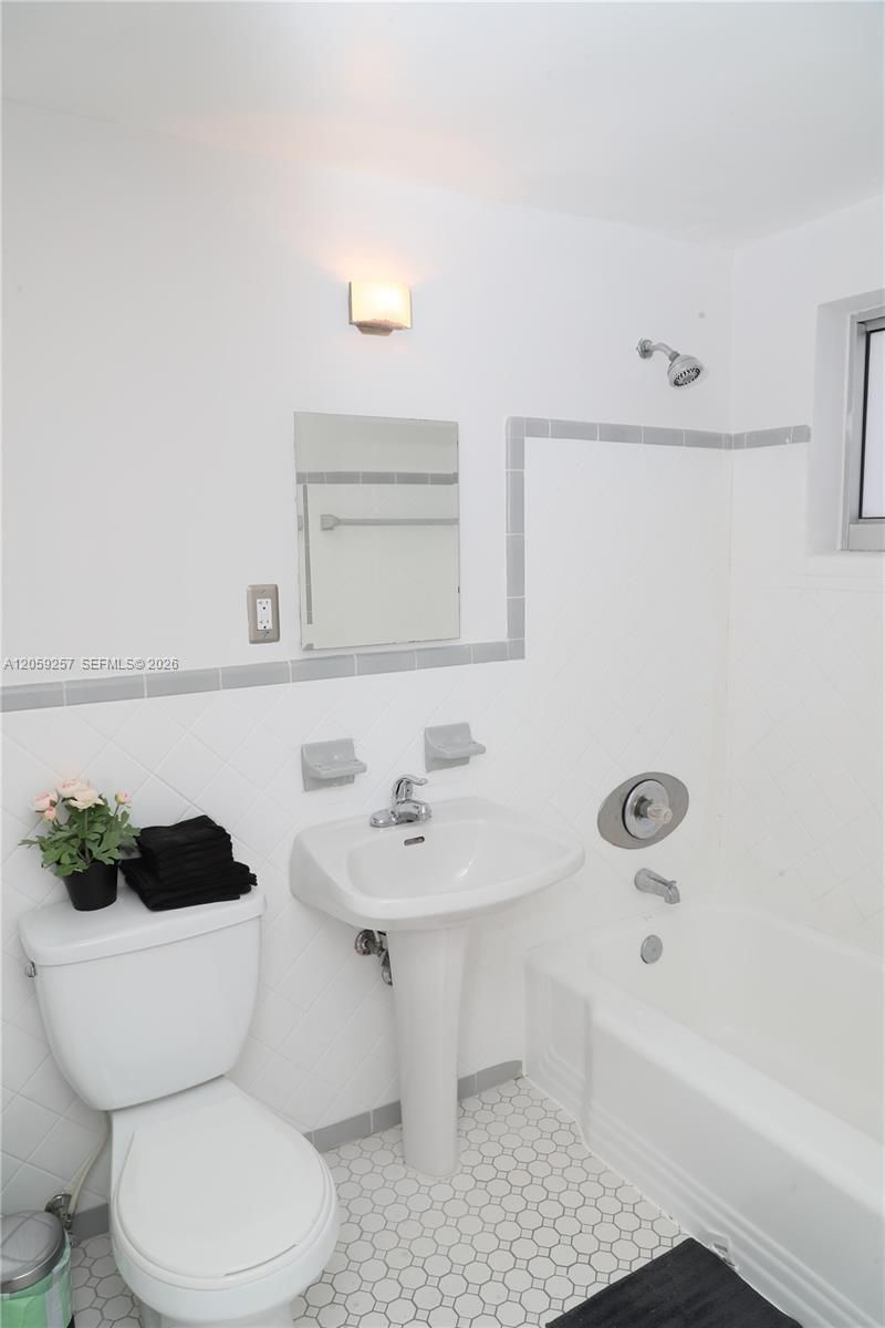 215 Antilla Ave , Unit 2, Coral Gables, FL 33134 Photo