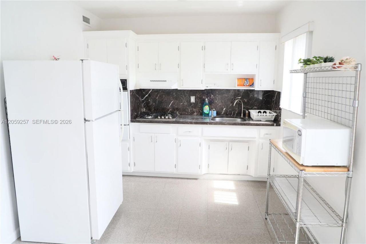 215 Antilla Ave , Unit 2, Coral Gables, FL 33134 Photo