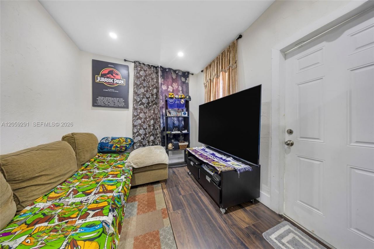 2420 NW 34th St, Miami, FL 33142 Photo