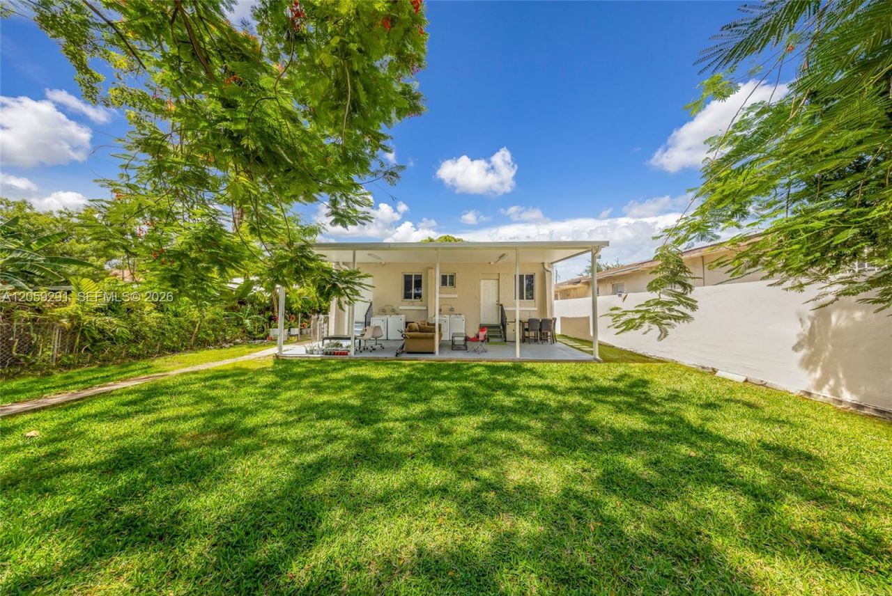 2420 NW 34th St, Miami, FL 33142 Photo