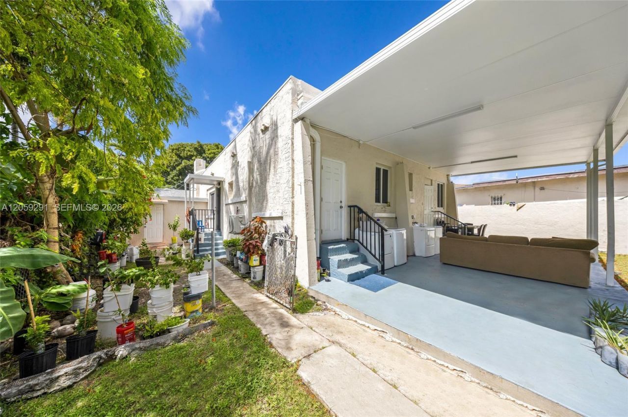 2420 NW 34th St, Miami, FL 33142 Photo
