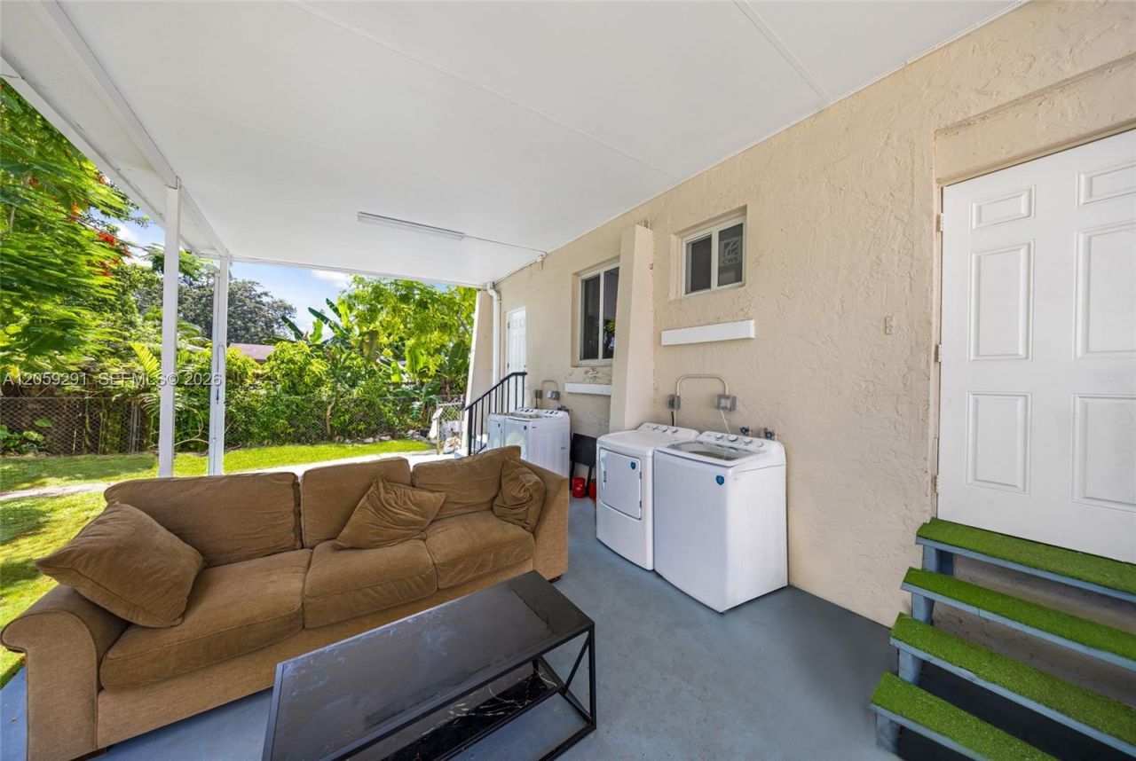 2420 NW 34th St, Miami, FL 33142 Photo