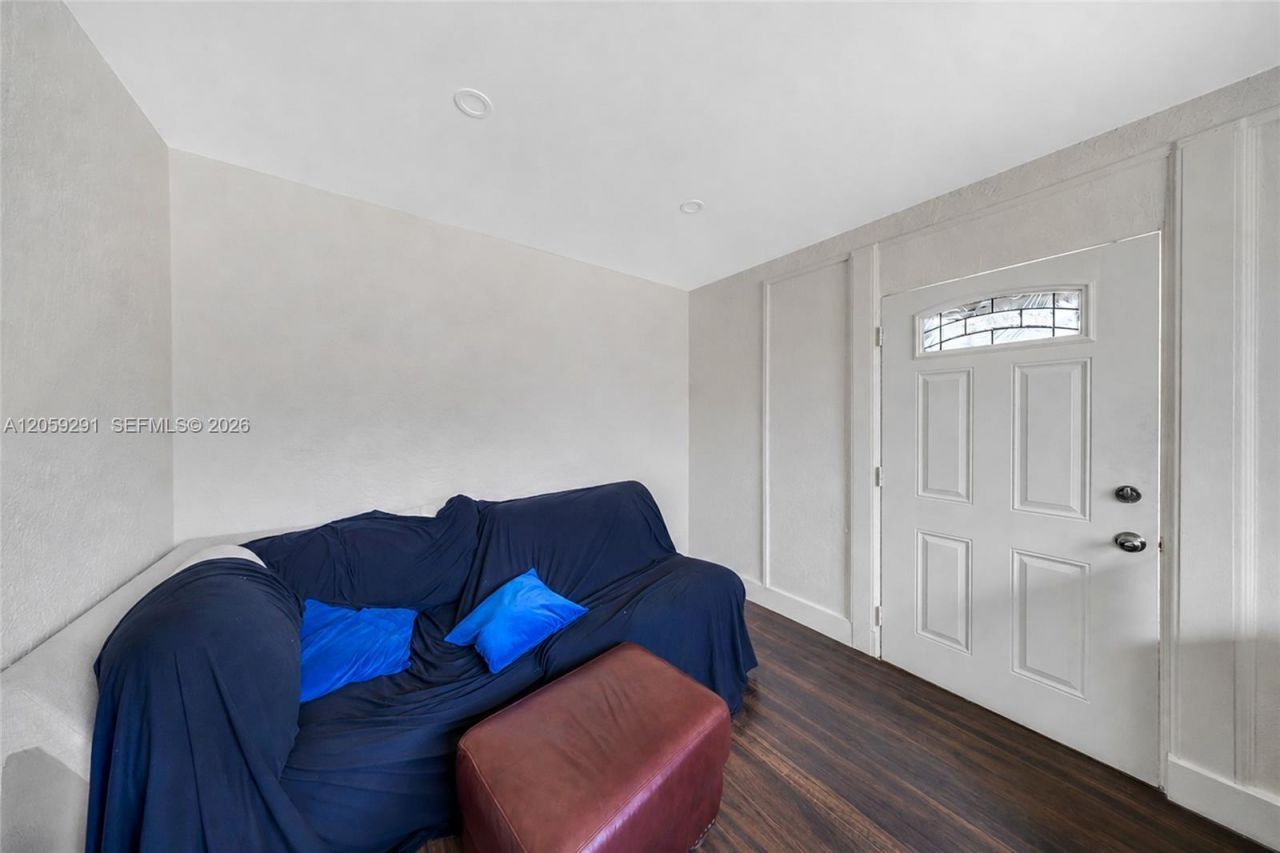 2420 NW 34th St, Miami, FL 33142 Photo
