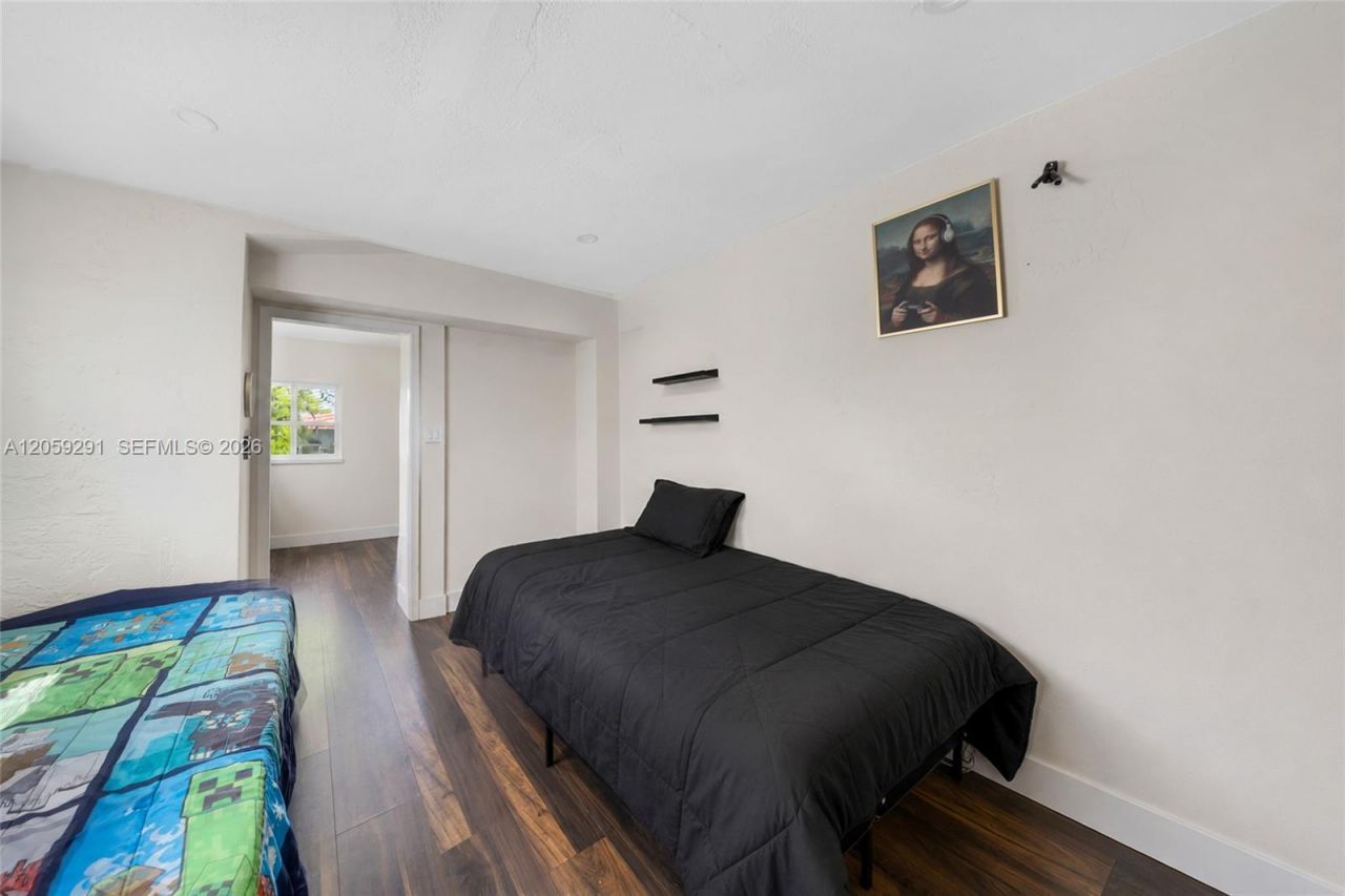 2420 NW 34th St, Miami, FL 33142 Photo