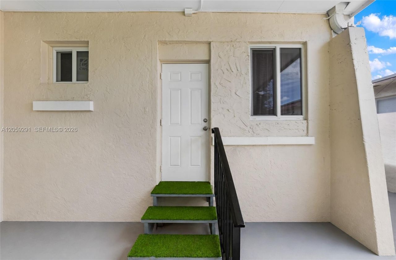 2420 NW 34th St, Miami, FL 33142 Photo