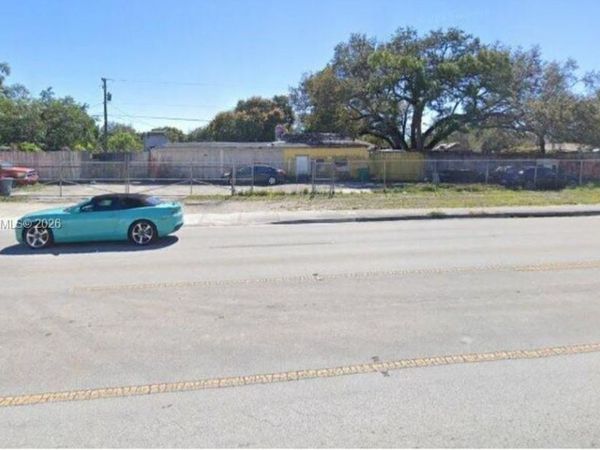1878 NW 95th St , Miami, FL 33147