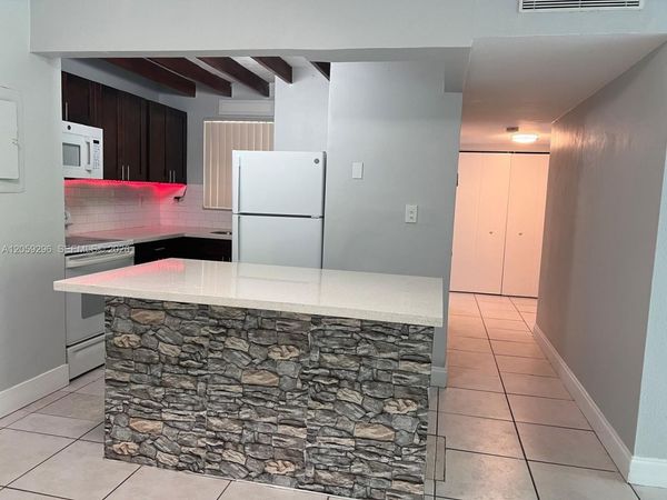 8870 Fontainebleau Blvd , Unit 309, Miami, FL 33172
