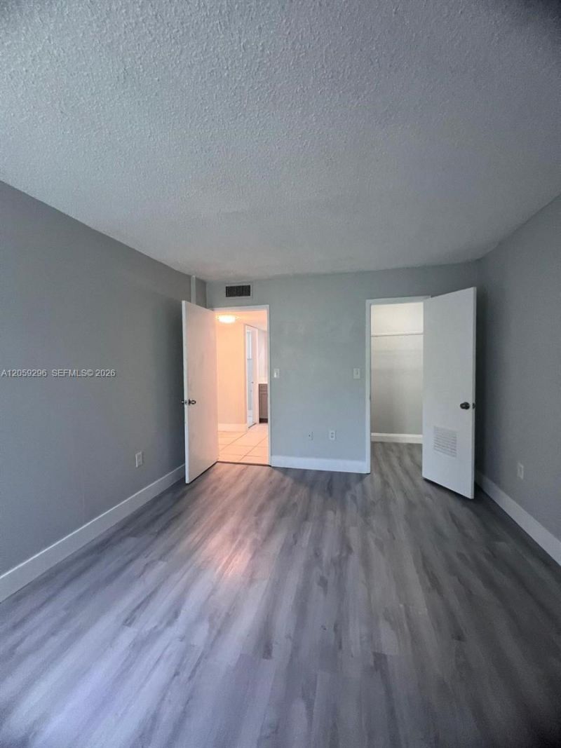 8870 Fontainebleau Blvd, Unit 309, Miami, FL 33172 Photo