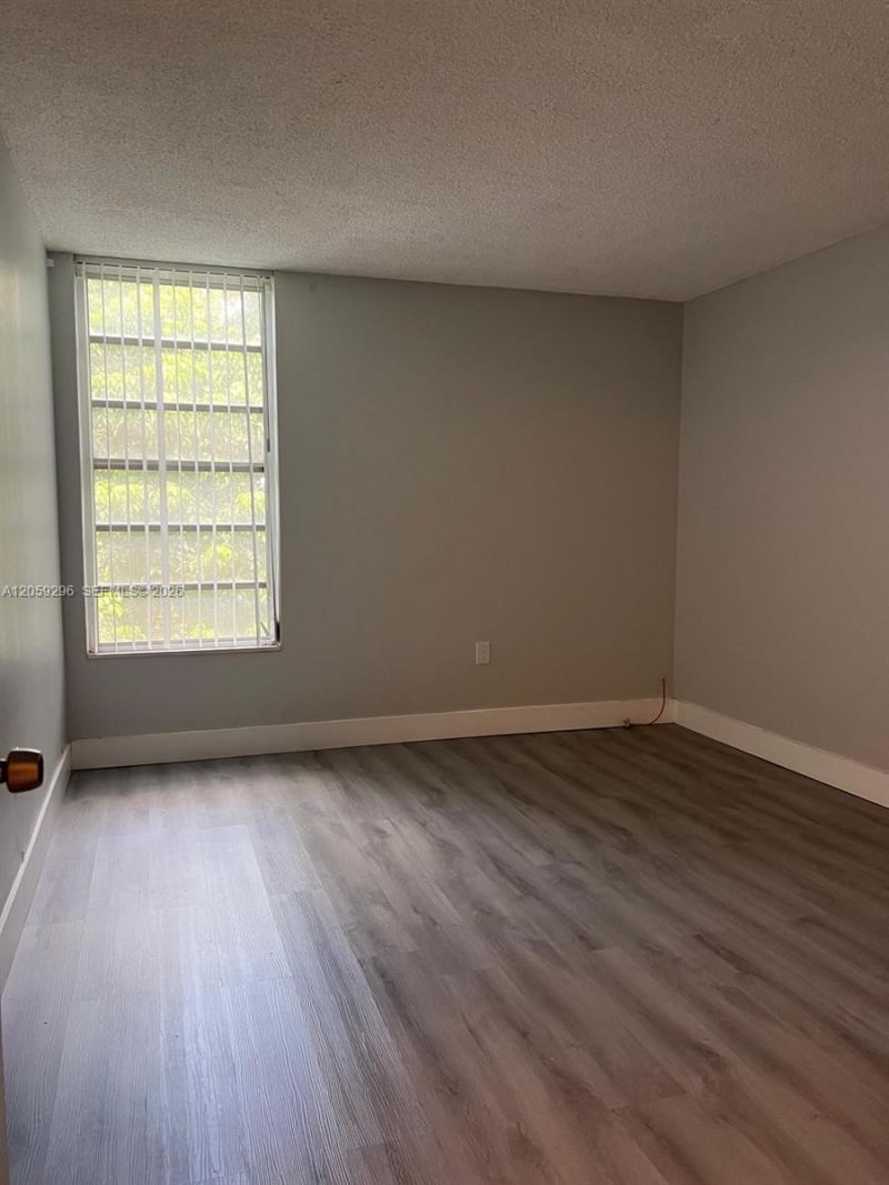 8870 Fontainebleau Blvd, Unit 309, Miami, FL 33172 Photo