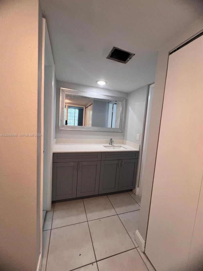 8870 Fontainebleau Blvd, Unit 309, Miami, FL 33172 Photo